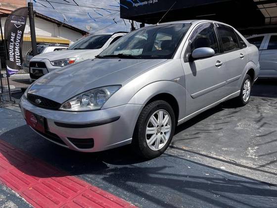 FORD FOCUS 1.6 GLX SEDAN 8V FLEX 4P MANUAL FORD FOCUS 1.6 GLX SEDAN 8V FLEX 4P MANUAL